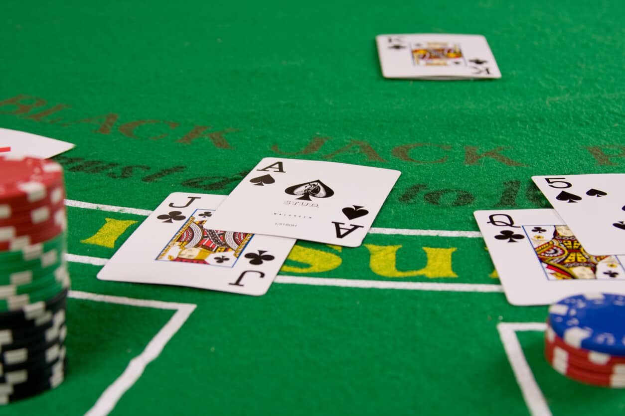 Khám phá cách đánh Blackjack – xì dách dễ hiểu, dễ thắng nhất Kham pha cach danh Blackjack – xi dach de hieu, de thang nhat